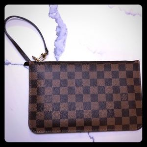 Louis Vuitton Neverfull MM Pochette